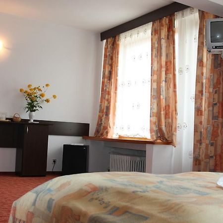 Hotel Zimbru Câmpulung Moldovenesc エクステリア 写真