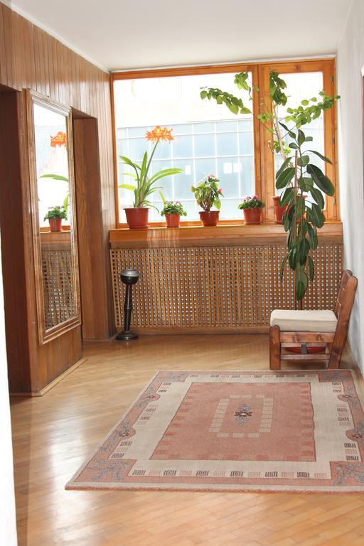 Hotel Zimbru Câmpulung Moldovenesc エクステリア 写真