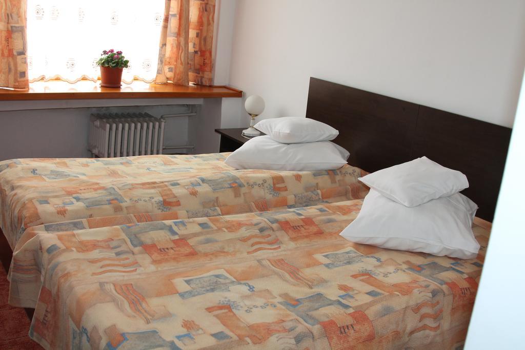 Hotel Zimbru Câmpulung Moldovenesc エクステリア 写真