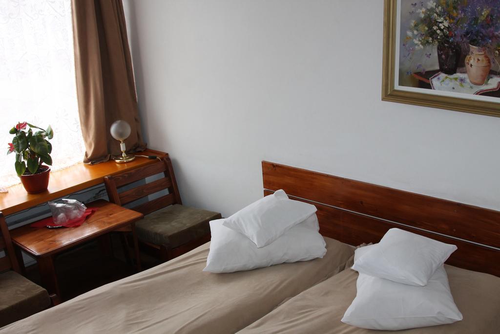 Hotel Zimbru Câmpulung Moldovenesc エクステリア 写真